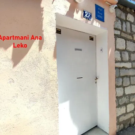 Apartmani Ana Leko Apartment *